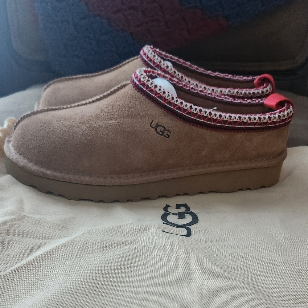 Uggs Tasmin size US 7